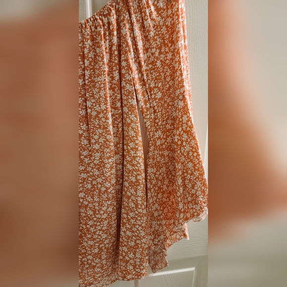 NWT Off the Shoulder Flower Boho Top Size XL Brand ROMWE - Picture 4 of 4